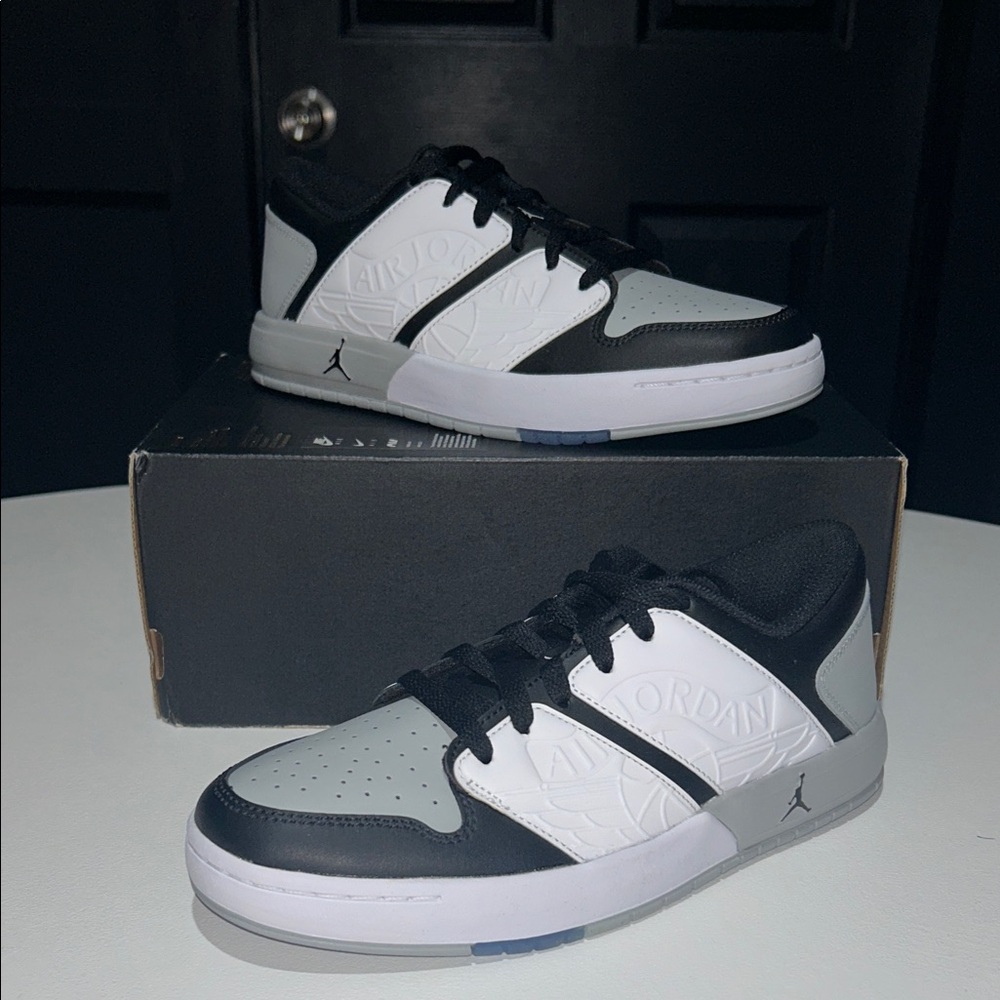 Jordan Nu Retro 1 Low “Black Light Smoke Grey” Youth Size 6Y